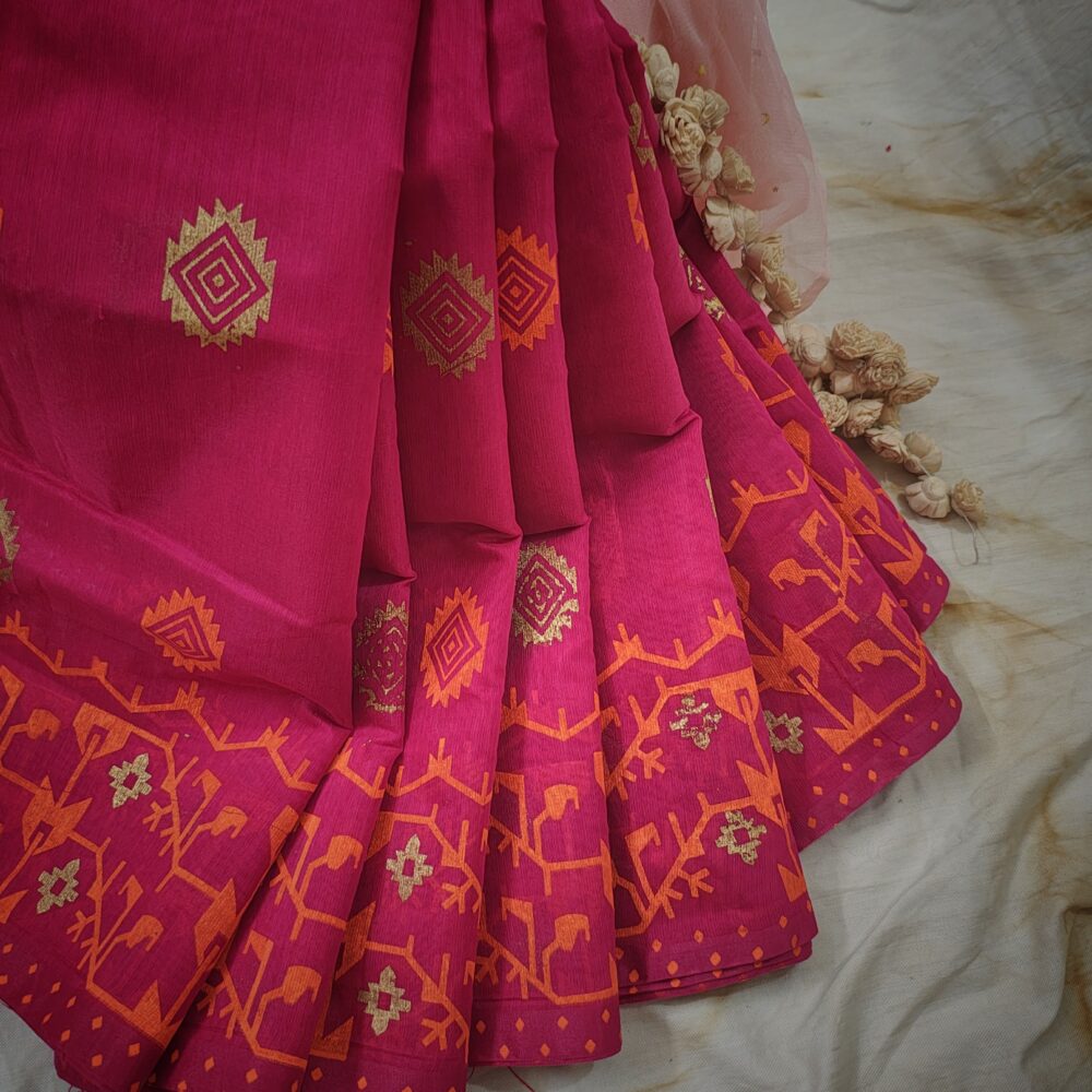 ৫৮০ তে শাড়ি