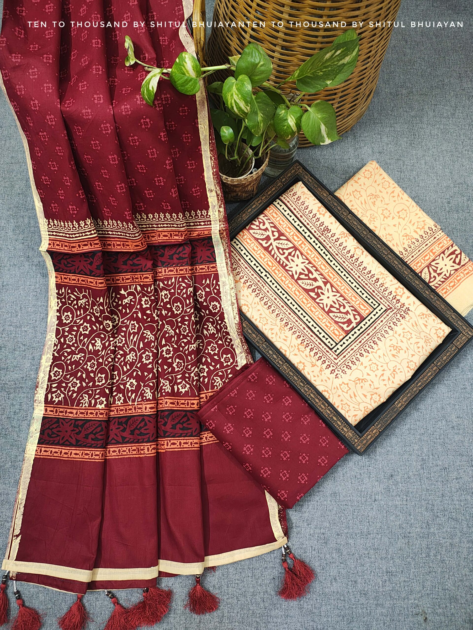 মেরুন ঘিয়ে থ্রি পিস